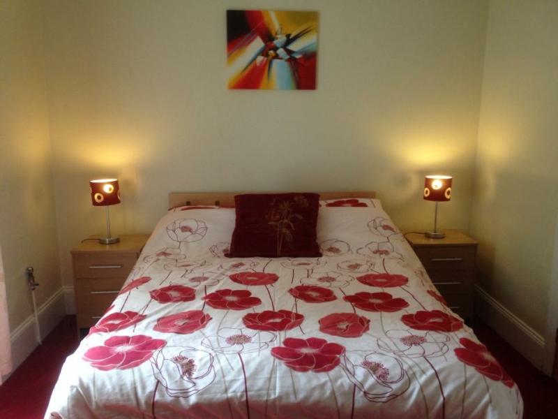 Image of a bedroom at the Grant Arms Hotel.